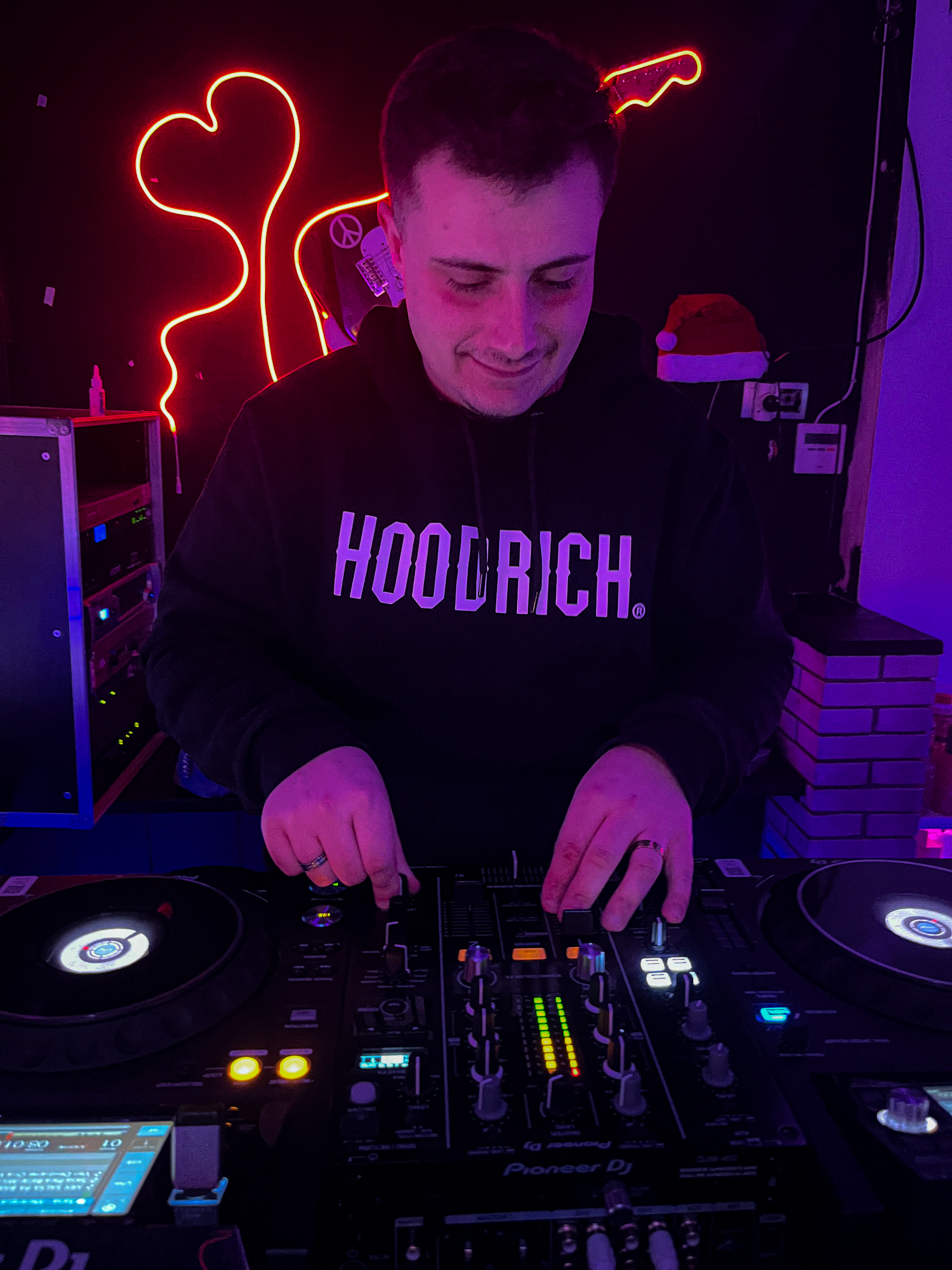 ADRIAN DIAZ DJ actuación en directo